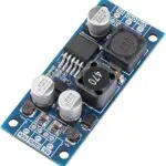 Module électronique convertisseur DC-DC avec composants visibles