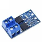 Module électronique bleu avec bornes à vis et composants noirs