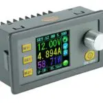 régulateur tension 6v-32v - Régulateur de tension 6 V-32 VDC à 0-32 VDC 5A + écran LCD Gris - Didactico Tunisie