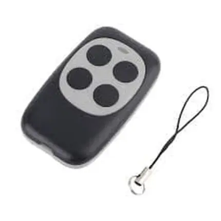 Télécommande noire avec quatre boutons et une dragonne