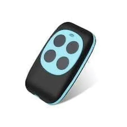 Télécommande noire et bleue avec quatre boutons