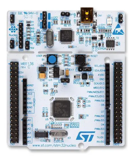 Carte STM32 Nucleo-64 avec connecteurs et composants visibles