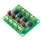 Module électronique vert avec bornes à vis et composants noirs