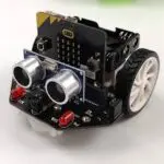 Robot mobile avec capteur ultrason et carte microcontrôleur