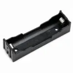 Support noir pour pile 18650 avec pin, sans couvercle, sur fond blanc.