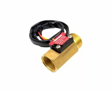 Débitmètre en laiton avec capteur et câblage noir