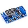 Module électronique bleu avec affichage LED et boutons