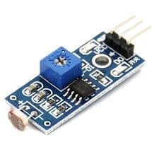 Module capteur de son avec potentiomètre bleu sur circuit imprimé