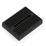 Mini breadboard noire avec 170 points de connexion