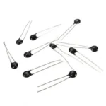 Ensemble de thermistances NTC noires avec deux fils métalliques