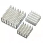 Trois dissipateurs thermiques en aluminium de tailles différentes