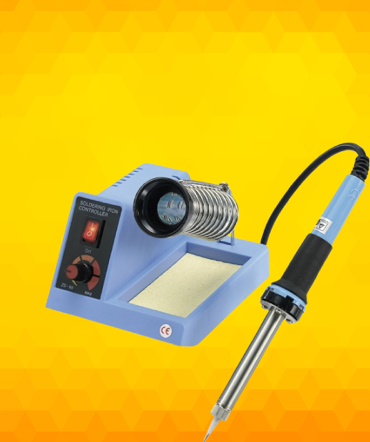 Station de soudage bleue avec fer à souder et support