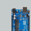 Carte Arduino Uno R3 avec connecteurs et microcontrôleur