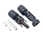 Connecteur femelle MC4 noir en plastique pour câble de panneau solaire avec broche métallique interne.