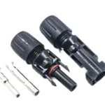 Connecteur femelle MC4 noir en plastique pour câble de panneau solaire avec broche métallique interne.
