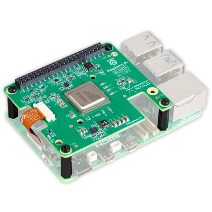 Raspberry Pi AI HAT+ 26 TOPS monte sur un Raspberry Pi 5, avec le processeur Hailo visible et le texte AI HAT+ 26 TOPS